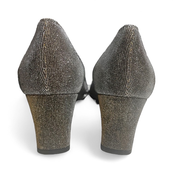 Stuart Weitzman Gold Glitter Metallic Round Toe Pumps Size 9.5M Party WeddingEUC - Picture 4 of 13